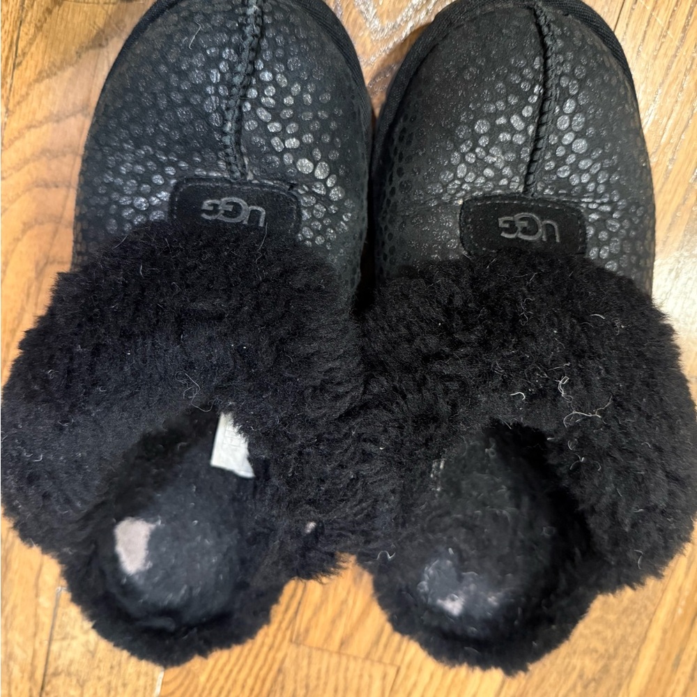 UGG Women's Black Textured Sneakers